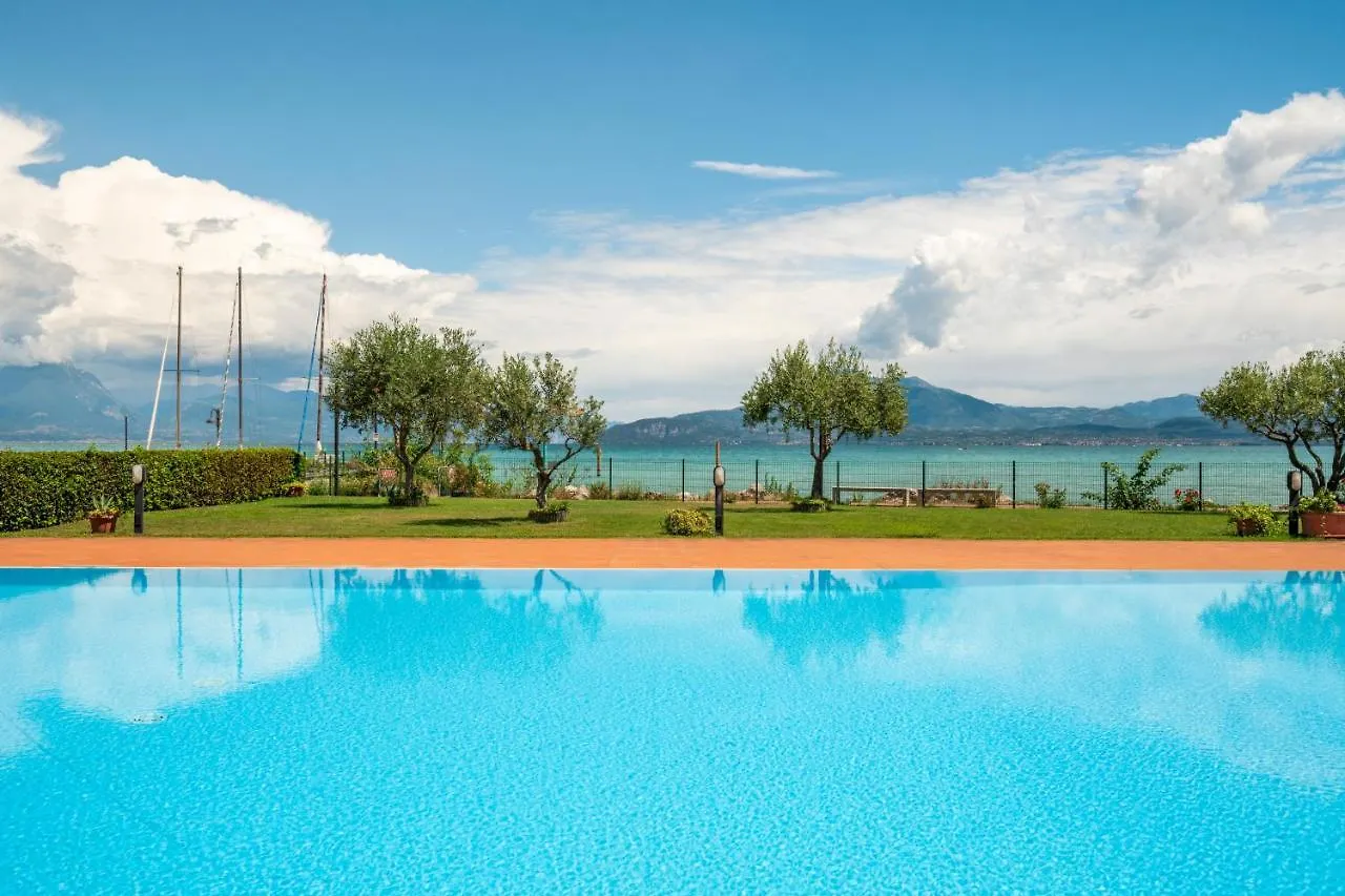 Vista - Lake & Pool Sirmione Włochy