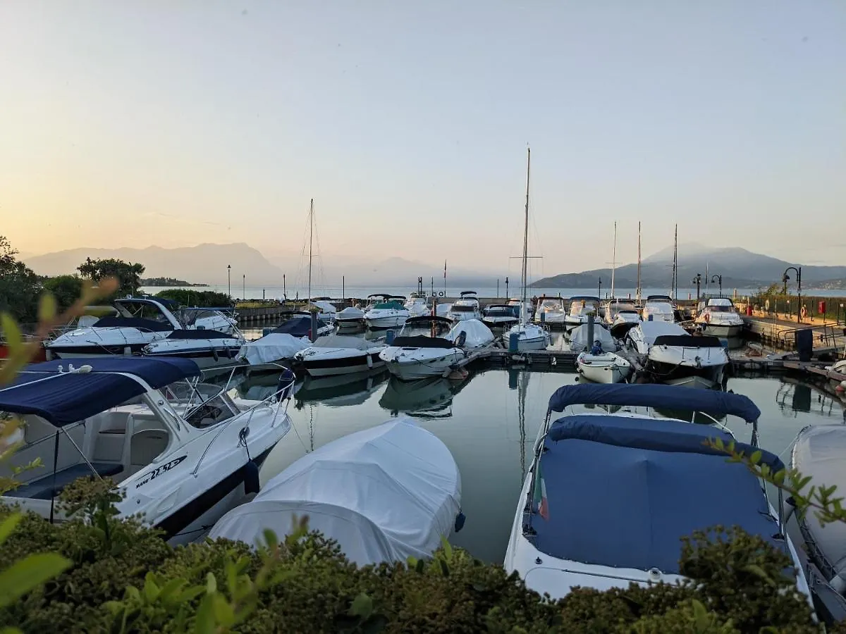 Vista - Lake & Pool Sirmione 0*,  Italy