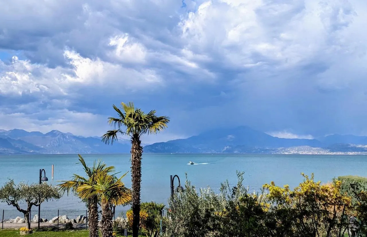 Vista - Lake & Pool Sirmione 0*,